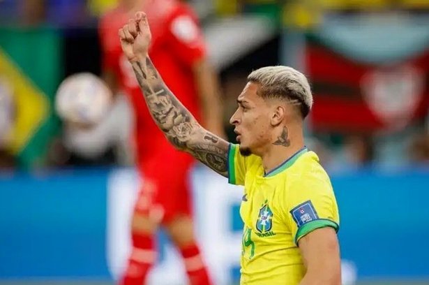 巴西队伤势未愈，7大主力伤退，埃斯特旺能否成行？