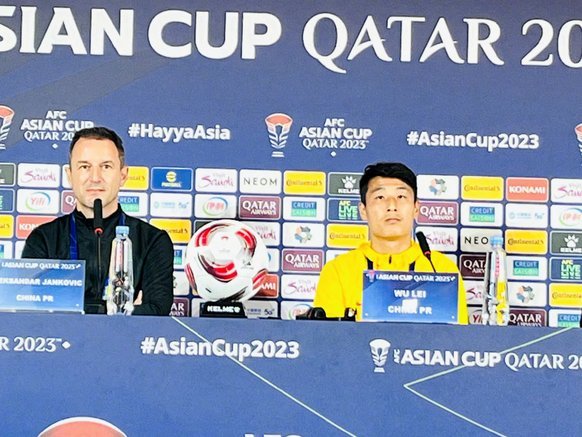 足协主席宋凯会见FIFA秘书长及温格 就深化合作交换意见