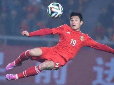 为什么国足在亚洲打其他的球队优势，却踢不过鬼子