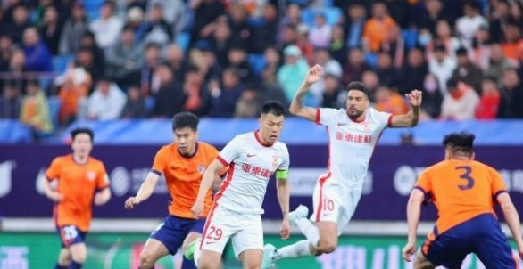 新鹏城3-2逆转海牛 韦斯利帽子戏法杨聪远射破门