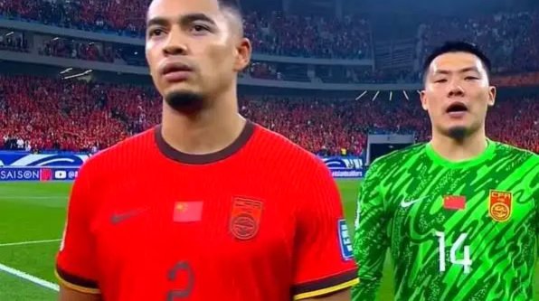 半场战报-塞鸟首球张玉宁点射 国足2-0领先新加坡