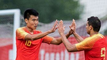 国足2-1力克新加坡 续写43年不败传奇