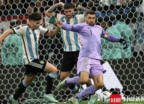 2-0领先！墨西哥再入一球，希门尼斯头球破门