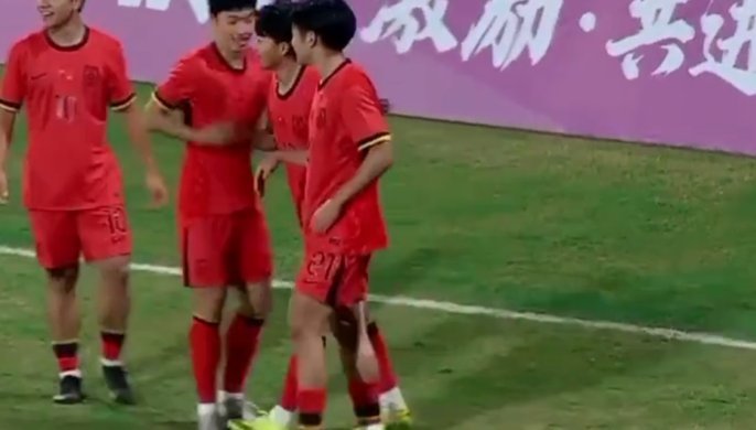 徐正鹏登场，张旭尧内收跑遇阻，三中卫或成解局