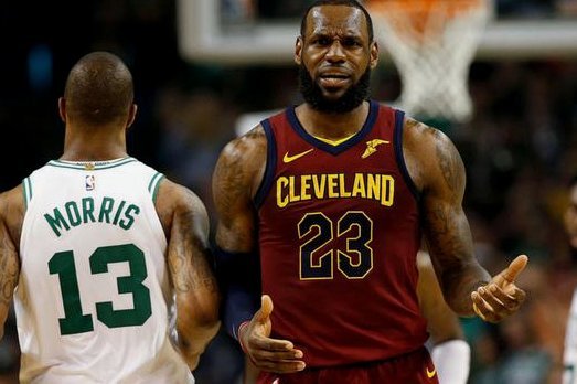 开心晒合影！哈兰德与NBA传奇乔丹勾肩搭背：无需多言