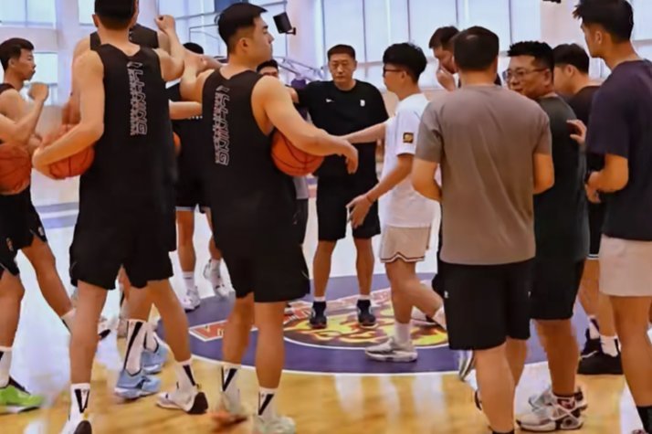 邹德滨不是说已经签约赫塔菲梯队了吗？怎么还在参加大区集训？