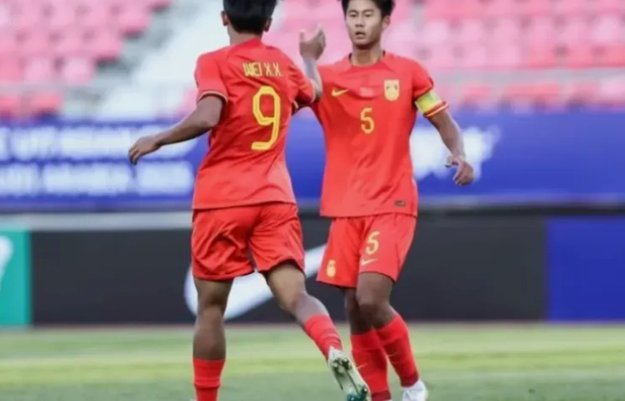 中国U16赛中换将，陈冠源等三人替补出战