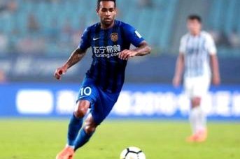 大连英博3-1双杀新鹏城，罗竞传射建功